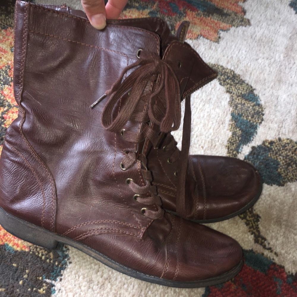 🌙 6/$30 Used brown lace up combat boots